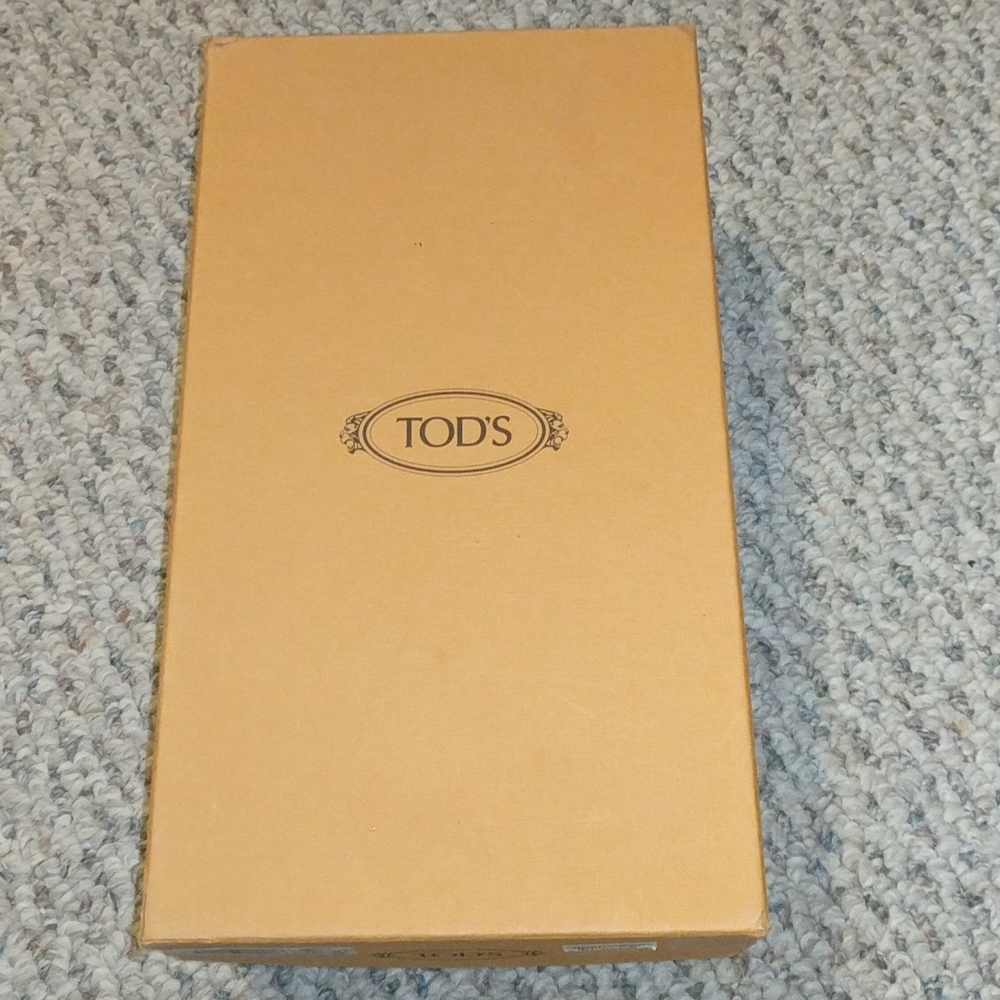 TOD'S shoe box